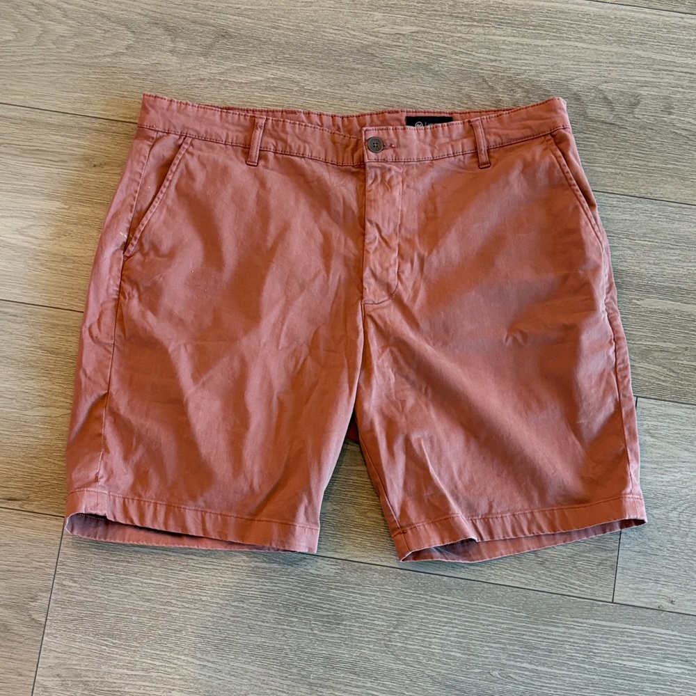 AG Adriano Goldschmied Men's Flat Front Shorts in Dusty Rose